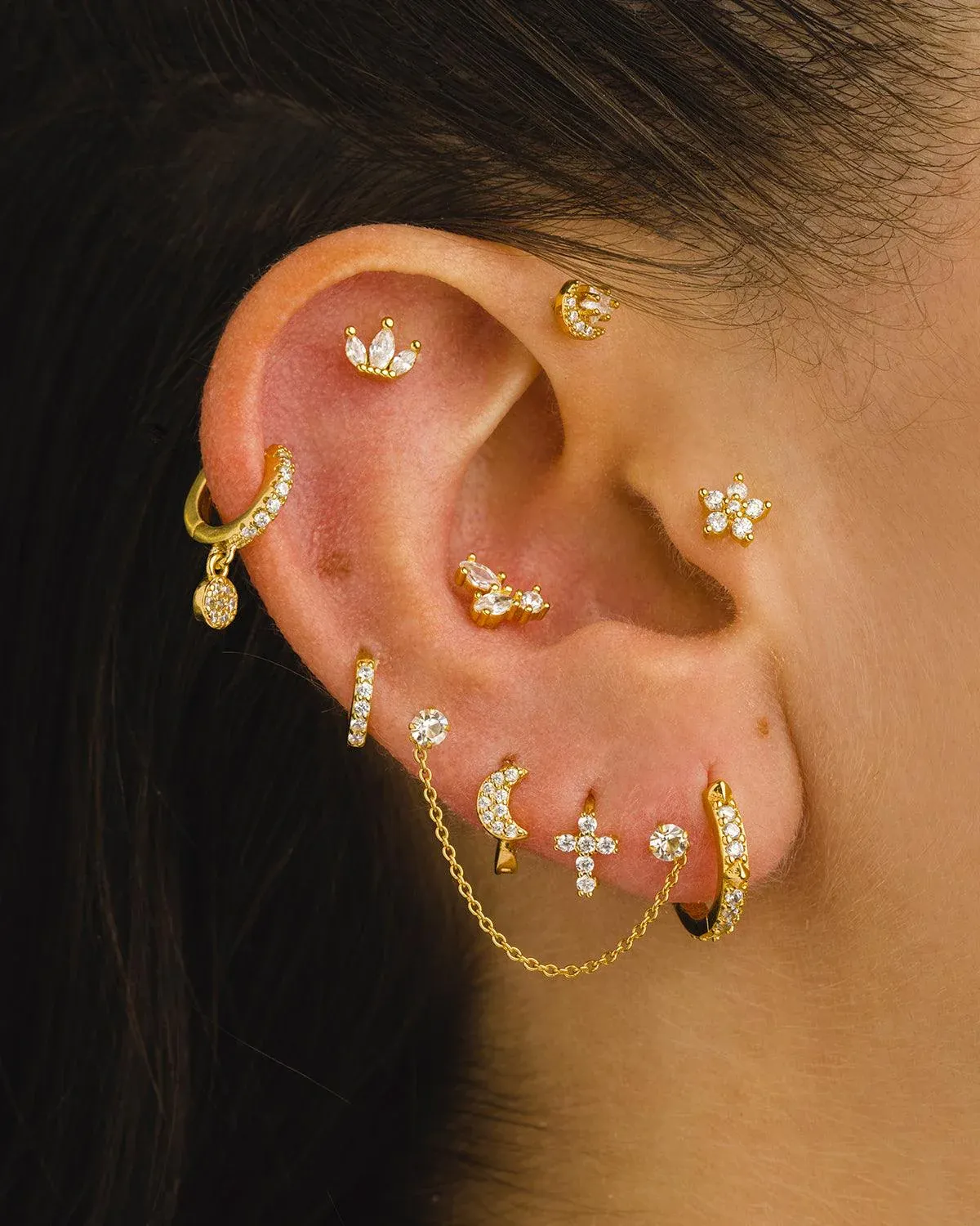 Professional Ear Lobe Piercing Dubai Abu Dhabi and Sharjah | Glamorous Clinic in Dubai
